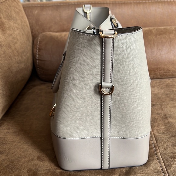 Michael Kors Tote - Picture 2 of 5